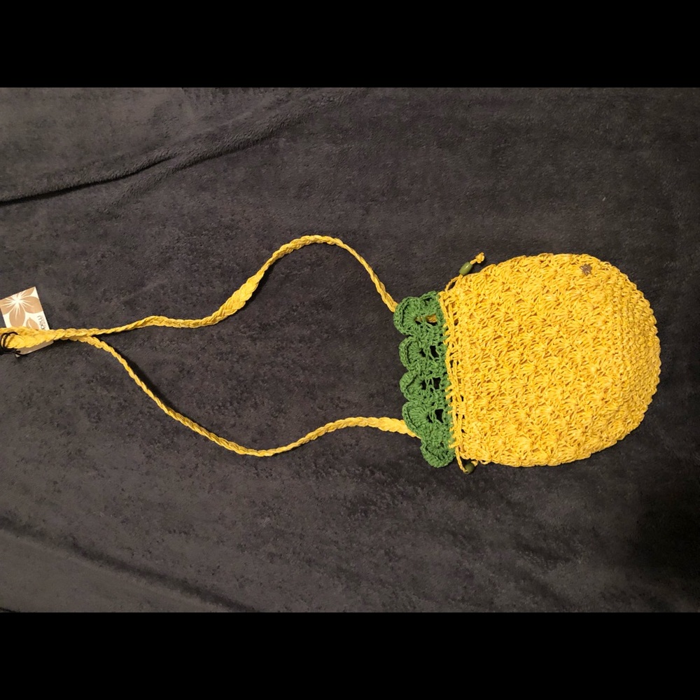 Pineapple purse